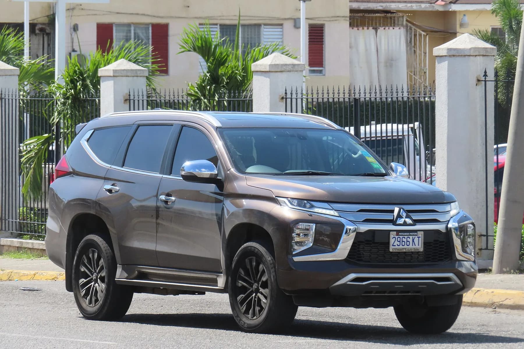 2020 Mitsubishi Pajero GLS — 2