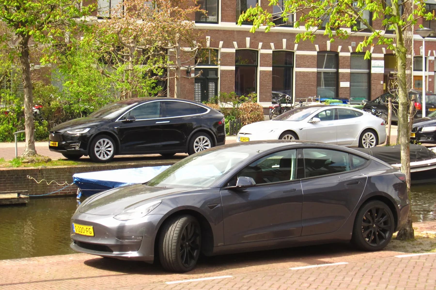 2022 Tesla Model 3 Long Range — 3